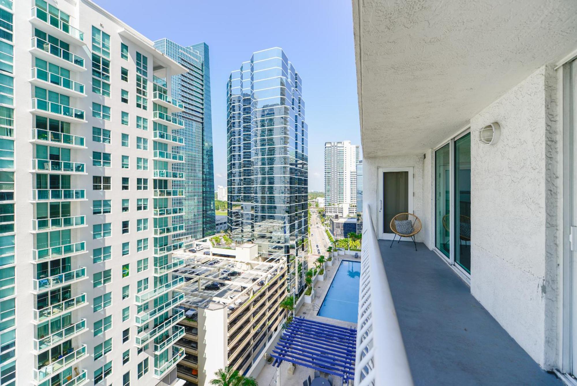 Amazing 3 Bedroom Condo At Brickell With Pool 迈阿密 外观 照片